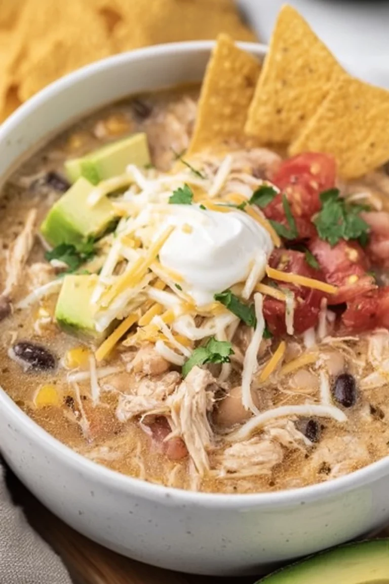 crockpot, white chicken chili, hearty, creamy, flavorful, comforting, delicious
