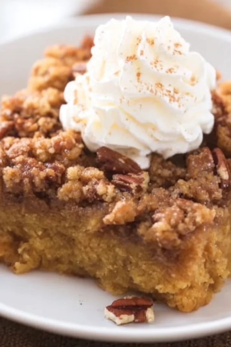 pumpkin crunch cake, yellow cake mix, sweet, crunchy, autumnal flavors
